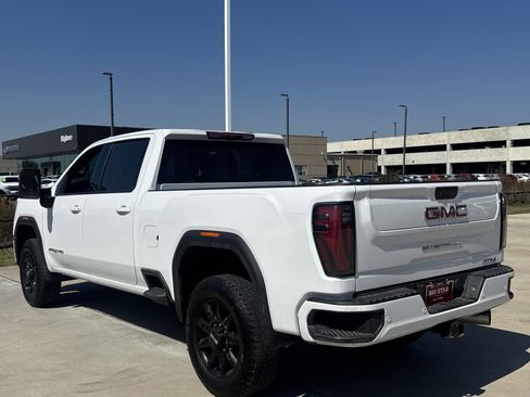 Used 2025 GMC Sierra 2500 AT4 image 10