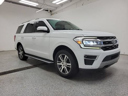 Used 2022 Ford Expedition Limited AWD/4WD image 2