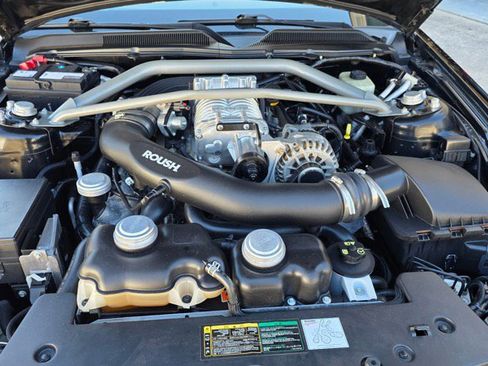 Used 2006 Ford Mustang GT image 9