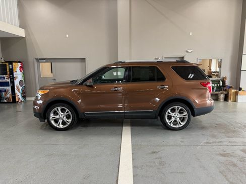 Used 2012 Ford Explorer Limited w/ Class III Trailer Tow Pkg AWD/4WD image 1
