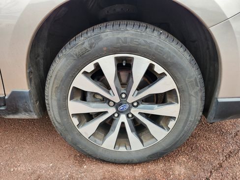 Used 2017 Subaru Outback 2.5i Limited image 8