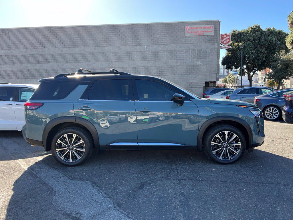 Used 2026 Nissan Pathfinder Platinum w/ Cargo Package AWD/4WD image 6