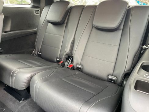 Used 2023 Mercedes-Benz GLS 450 4MATIC image 11