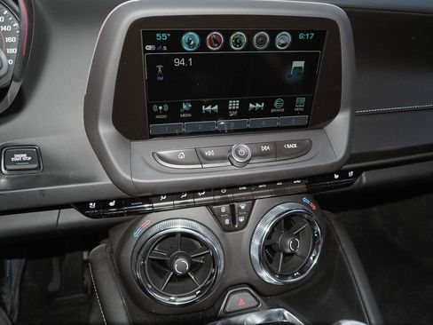 Used 2018 Chevrolet Camaro SS RWD image 10