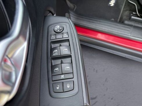 Used 2015 Jeep Cherokee Latitude AWD/4WD image 17