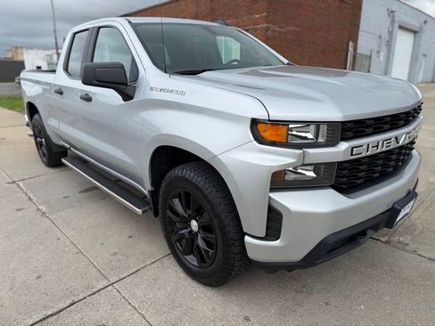 Used 2020 Chevrolet Silverado 1500 Custom w/ Custom Value Package AWD/4WD image 4