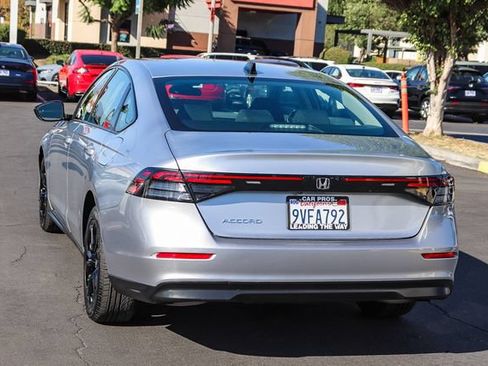 Used 2025 Honda Accord SE image 12
