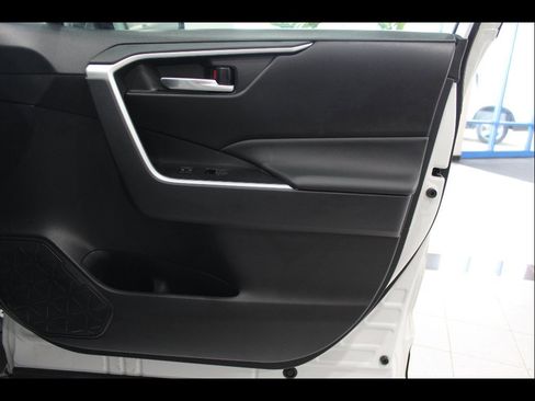 Used 2023 Toyota RAV4 XLE Premium image 25