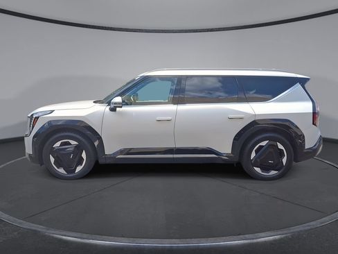 Used 2024 Kia EV9 Land AWD/4WD image 9