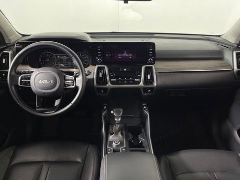 Used 2022 Kia Sorento EX w/ Panoramic Sunroof Package image 14