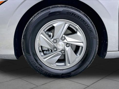 Used 2026 Hyundai Elantra SE FWD image 10
