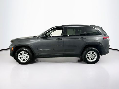 Used 2023 Jeep Grand Cherokee Laredo AWD/4WD image 8