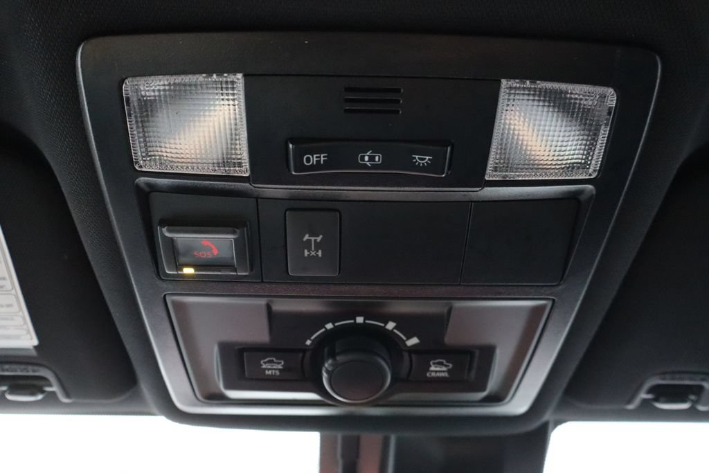 Used 2020 Toyota Tacoma TRD Off-Road AWD/4WD image 19