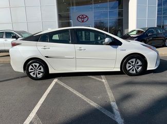 Used 2017 Toyota Prius Two w/ Prius Two Safety Plus Package video 2
