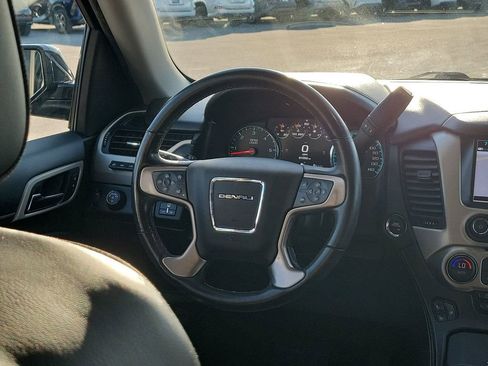 Used 2020 GMC Yukon Denali w/ Denali Premium Package image 22