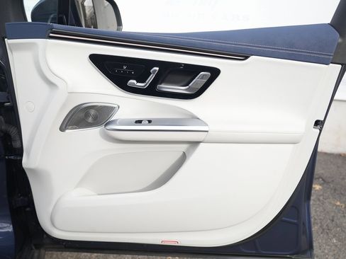 Used 2023 Mercedes-Benz EQE 500 4MATIC SUV image 36