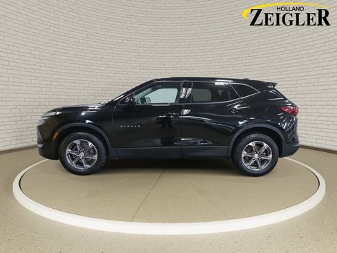 Used 2023 Chevrolet Blazer LT w/ Driver Confidence Package image 8