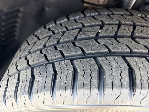 Used 2023 Jeep Grand Cherokee Altitude image 40