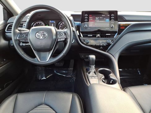 Used 2023 Toyota Camry SE image 12