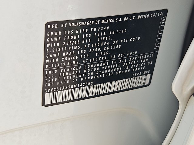 Used 2024 Volkswagen Tiguan SE R-Line FWD image 26