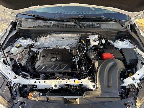 Used 2025 Chevrolet TrailBlazer LT image 3