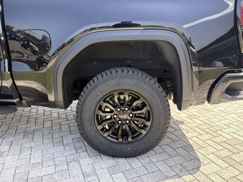 Used 2023 GMC Sierra 1500 AT4X AWD/4WD image 11