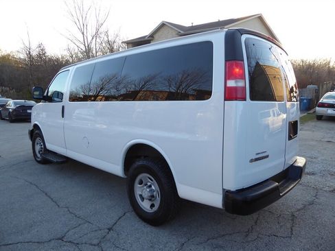 Used 2017 Chevrolet Express 2500 LS image 5