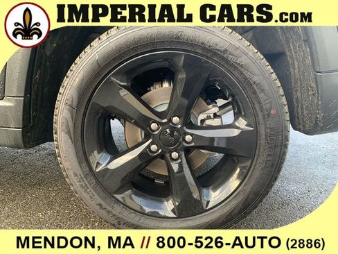 New 2025 Jeep Grand Cherokee Limited w/ Black Appearance Package image 10