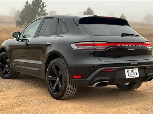 Used 2022 Porsche Macan PREMIUM PACKAGE PLUS 2.0T (AWD image 4