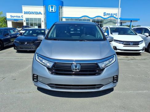 Used 2021 Honda Odyssey Touring image 2