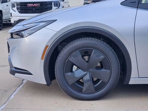 New 2026 Toyota Prius LE image 5