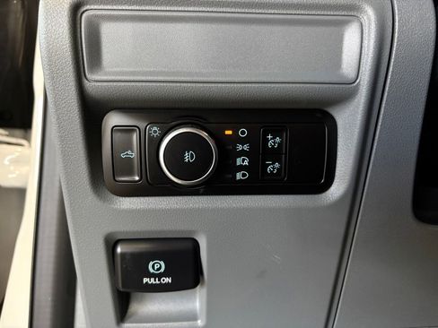 Used 2024 Ford F150 XLT AWD/4WD image 17