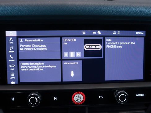 Used 2025 Porsche Macan image 21