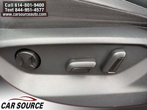 Used 2019 Volkswagen Tiguan SE w/ Panoramic Sunroof Package image 15