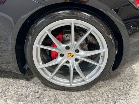 Used 2020 Porsche 718 Cayman S w/ Sport Chrono Package image 33