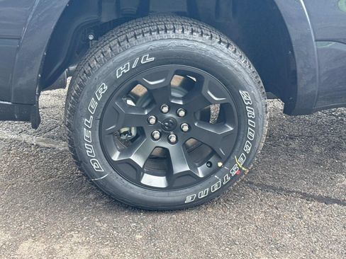 New 2026 RAM 1500 4x4 Crew Cab image 11