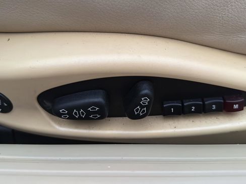 Used 2008 BMW 650i Convertible image 35