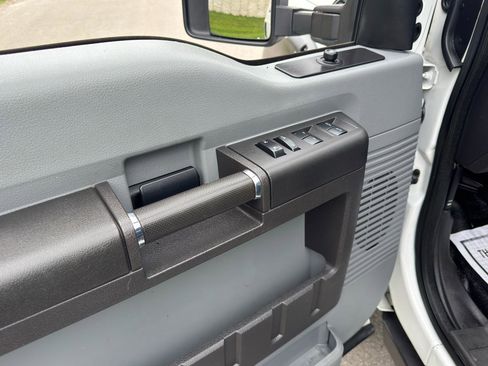 Used 2015 Ford F250 XL w/ Power Equipment Group image 18