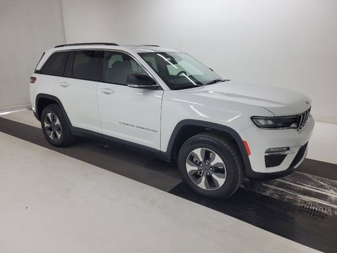 Used 2022 Jeep Grand Cherokee Limited 4xe w/ Luxury Tech Group II image 11