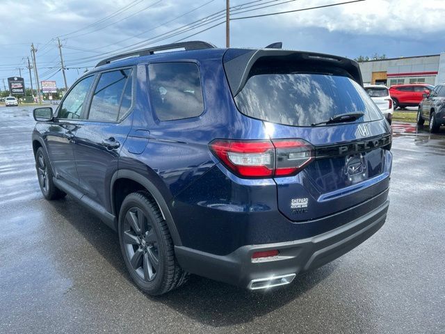 Used 2025 Honda Pilot Sport image 4