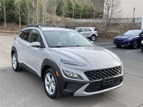 Used 2023 Hyundai Kona SEL image 7