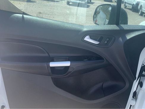 Used 2014 Ford Transit Connect XLT image 11