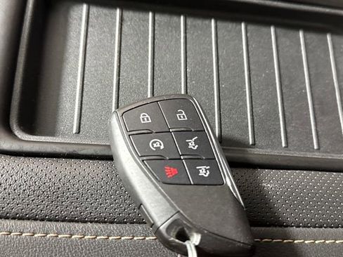 Used 2021 GMC Yukon XL AT4 w/ Technology Package AWD/4WD image 27