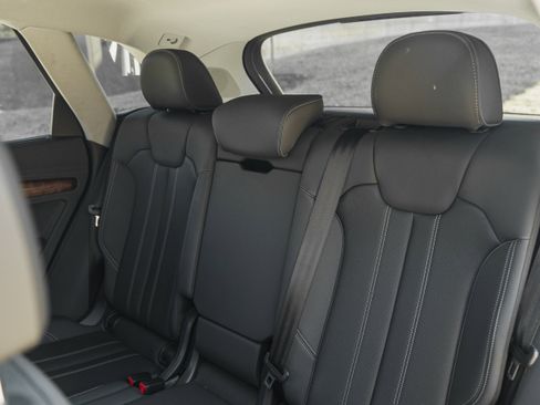 Used 2021 Audi Q5 e Premium Plus image 24
