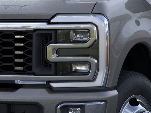 New 2026 Ford F350 Platinum w/ Platinum Plus Package AWD/4WD image 18