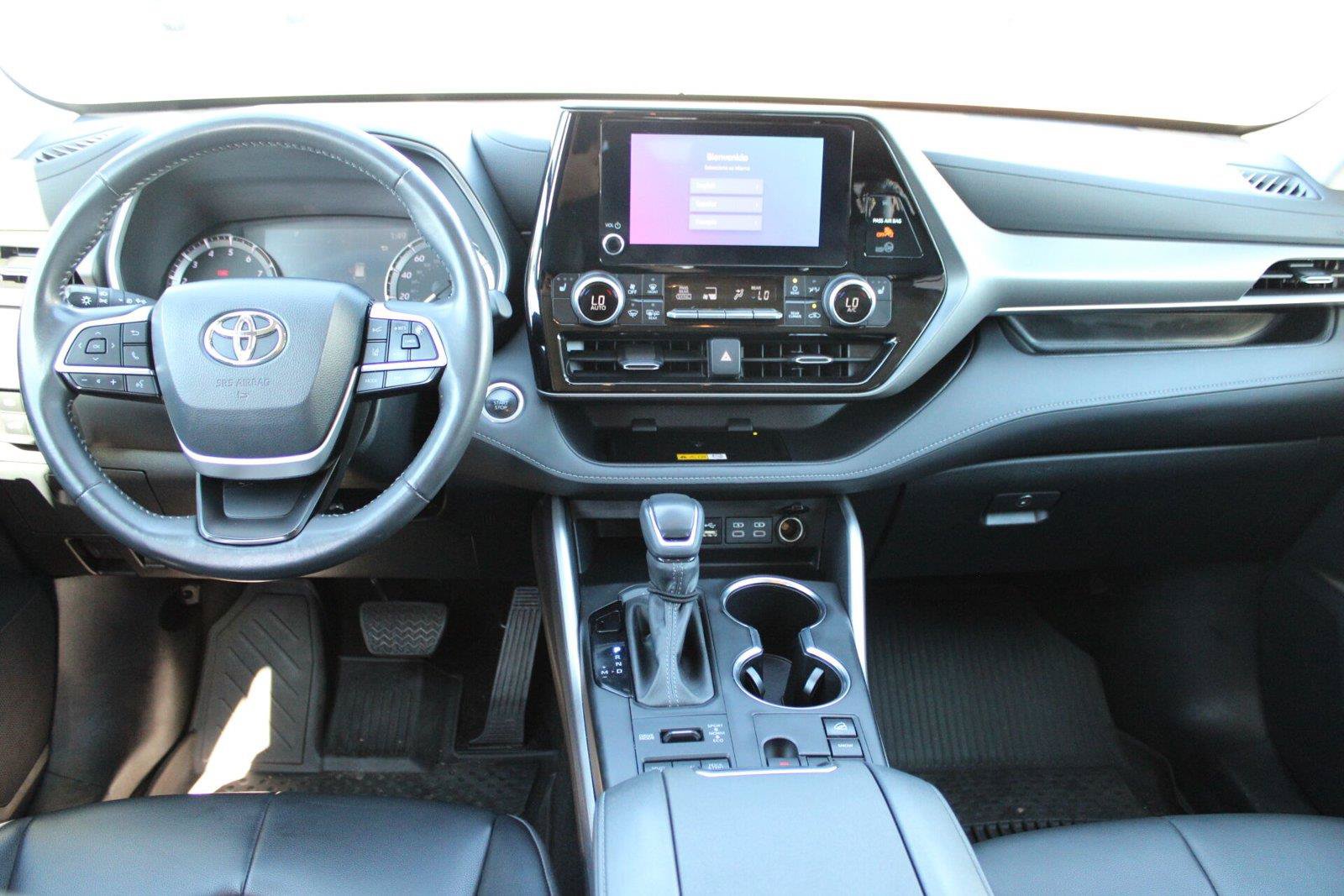 Used 2024 Toyota Highlander XLE AWD/4WD image 20