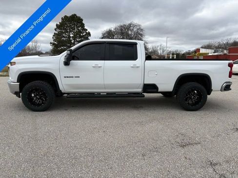 Used 2021 Chevrolet Silverado 3500 LT w/ Snow Plow Prep/Camper Package image 3