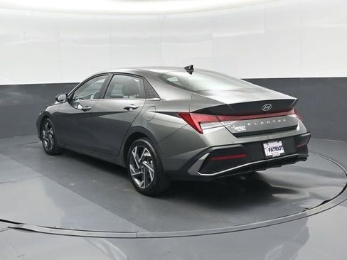 Used 2025 Hyundai Elantra SEL FWD image 6