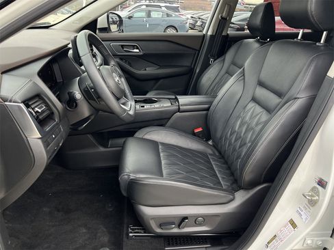 Certified 2023 Nissan Rogue Platinum image 22