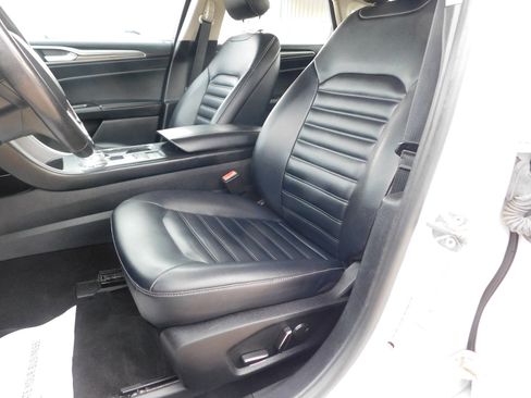 Used 2019 Ford Fusion SEL image 17